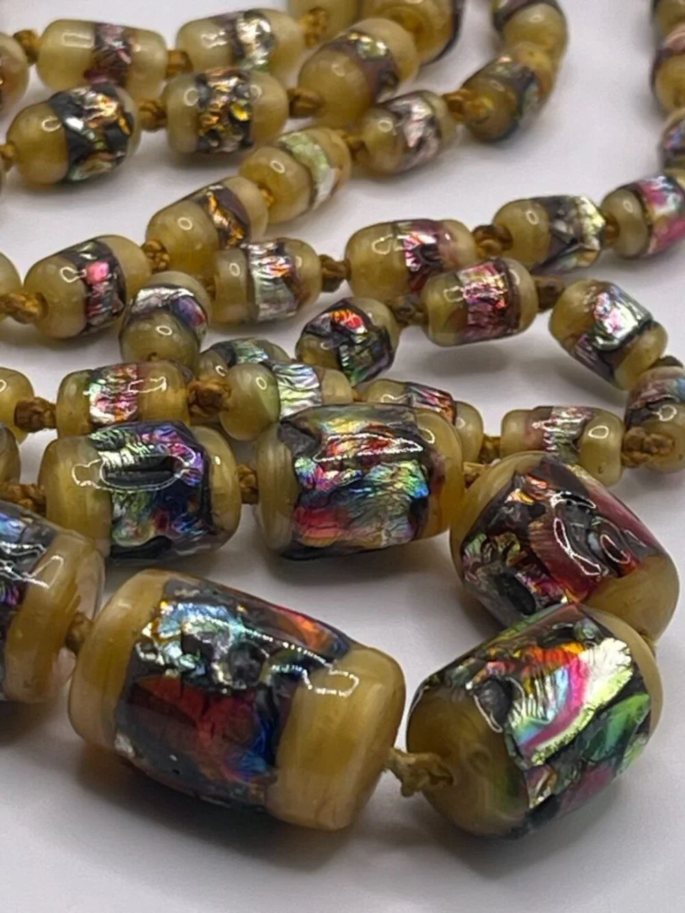 Vintage 1930s Italian Murano Yellow Glass Foil Beaded Necklace Art Nouveau Jewel - Picture 4 of 16
